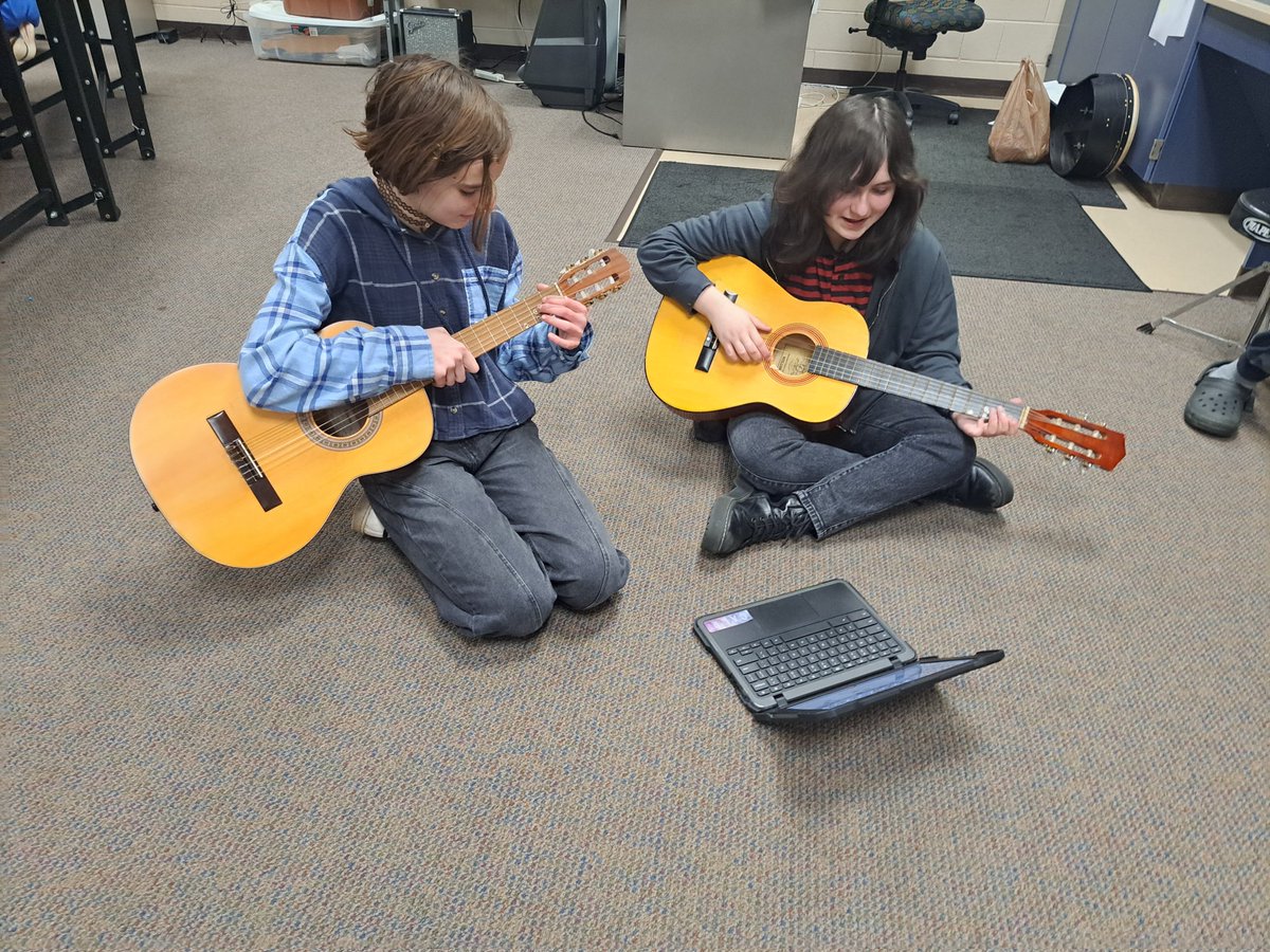 LeMusicEdTech's tweet image. Continuing Modern Band this week here at TGMS with guitars, keyboard, and bass! @TollGateMiddle @PLSD @PLSDMusic @musicwillorg