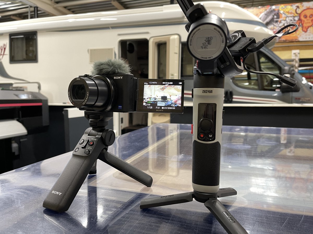 Nog 1 nachtje slapen en we gaan weer lekker op pad.
En deze keer extra spannend hoor. We hebben net onze ‘gear’ uitgebreid met deze nieuwe minicamera. En om de beelden ervan extra stabiel en rustig te krijgen een kleine gimbal.
Kijken hoe dat filmt en werkt.
#dennisennancy