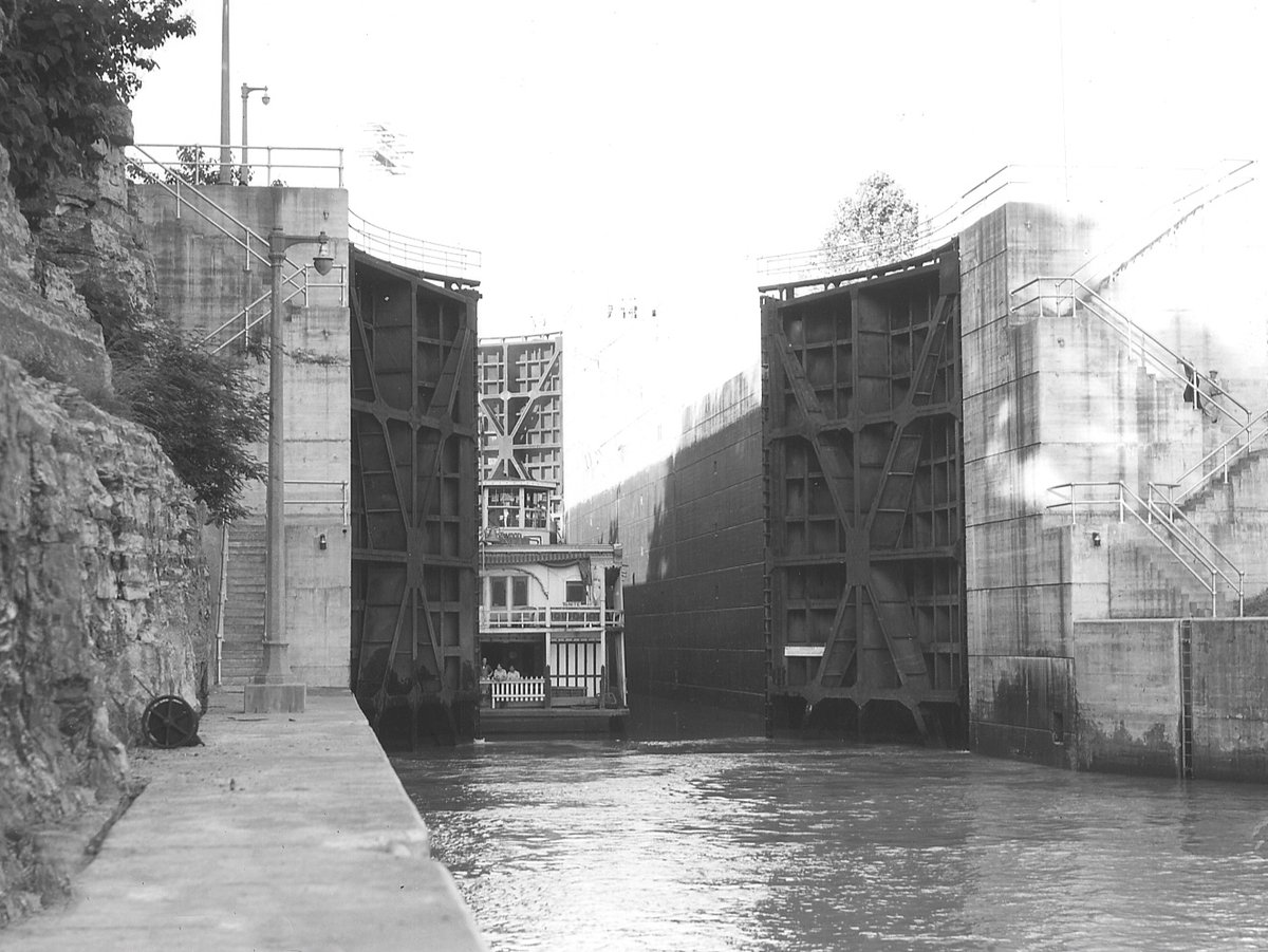 TVAnews's tweet photo. We acquired Wilson Dam in 1933 through the TVA Act. Located on the Tennessee River, Wilson was originally constructed to provide hydroelectric power during WW I. It also made the river more navigable, provided energy for development, and created recreational activities! #TBT https://t.co/tF7tjbcg3D