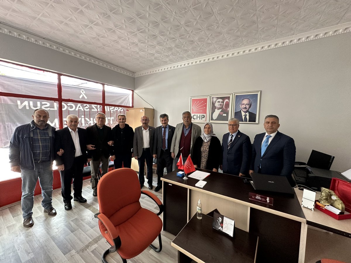 acaradnan06's tweet photo. Bugün Evren İlçe Başkanlığımızı ziyaret ettik. Evren İlçe Başkanımız Aysel Alpaslan’a ve yönetimine misafirperverliklerinden dolayı teşekkür ederim.

Ziyaretimde bana eşlik eden CHP Ankara İl Disiplin Kurulu Üyesi Bayram Duman’a, Erdinç Altunkaya’ya, Kemal Acar’a, Ayhan Caferoğlu’na ve Arda Aksakal’a teşekkür ederim.

 @chpevren