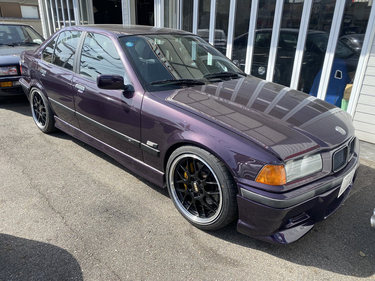 Newing_inc's tweet photo. 本日の御納車⁉️

神戸市のT様に，希少なBMW E36を御納車させて頂きました^_^

掲載当初から､沢山のお問合せを頂きました､日本には一台しか無い､左ハンドルのミッション､ボディカラーはデイトナバイオレット､見た瞬間に購入を決めたと言うほどの出会いだった様です(o^^o) https://t.co/3eNEtlcynp