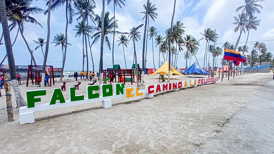 nuevodiaenlinea's tweet photo. #NuevoDía | ⛱️ Espacios recreativos da la bienvenida en Boca de Aroa
✅ La bienvenida a los temporadistas a #Falcon se la dará los espacios recreativos en la #ZonaF de Boca de Aroa.
#SemanaSanta #Playas
Más detalles aquí👇
https://t.co/W26Lh4NgIJ https://t.co/LRonFDyxop