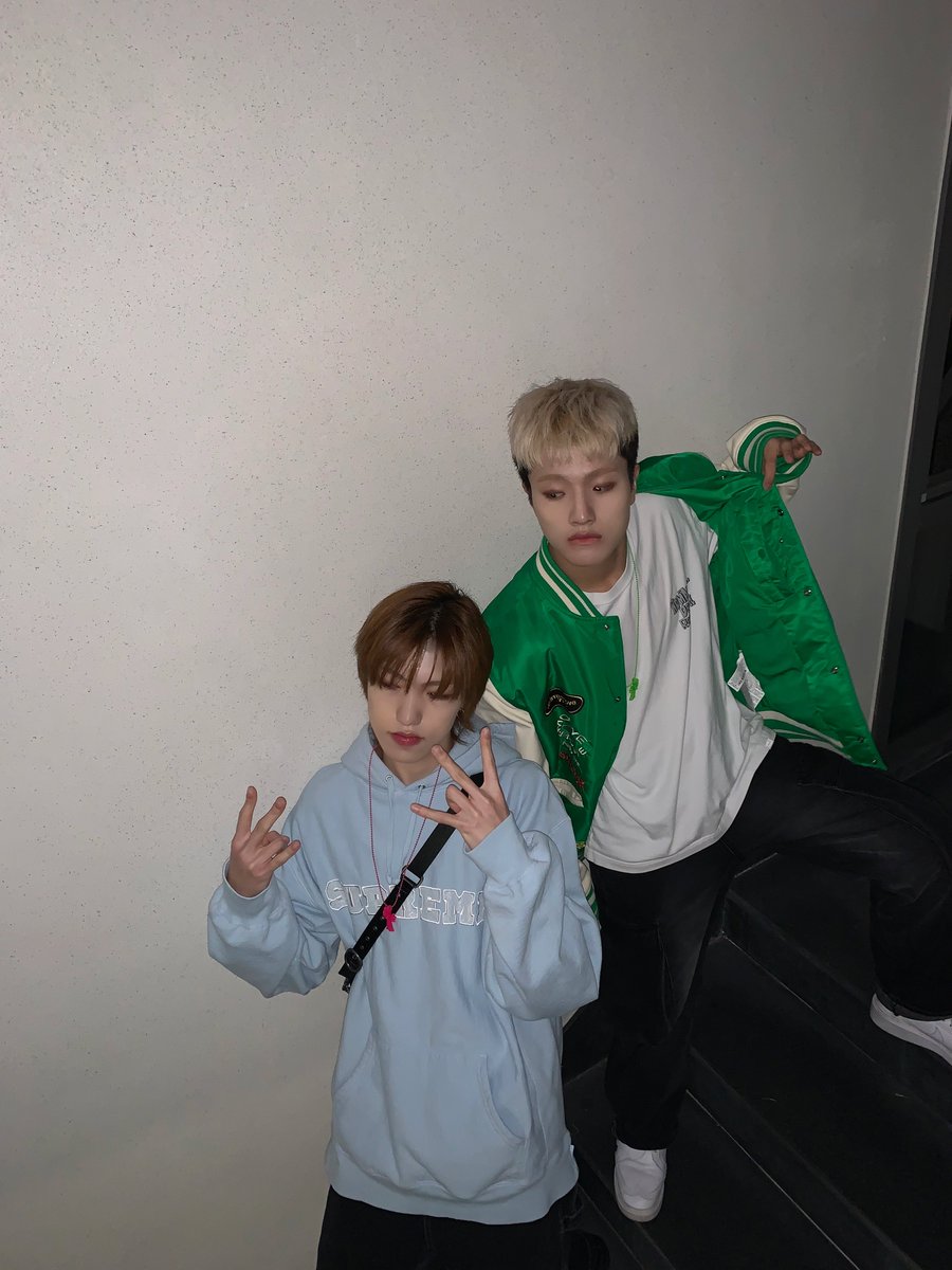 TRENDZ_OFFCL's tweet photo. [#라엘]

Let's goooo 예찬 bro🔥
낼 무대도 뿌셔보쟝

#FROM_TRENDZ #TO_FRIENDZ #TRENDZ #트렌드지 #라엘쓰의옷쨩 #비즈 #Beadz https://t.co/MOvqJblk3T