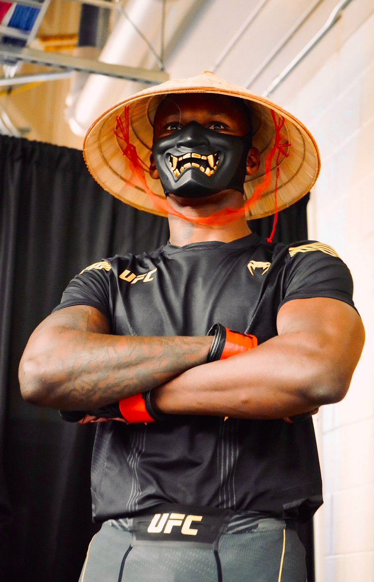 three30_3's tweet image. “I’ma show you how great I am!” 

#ufc287 /// @stylebender back in action this weekend 👑