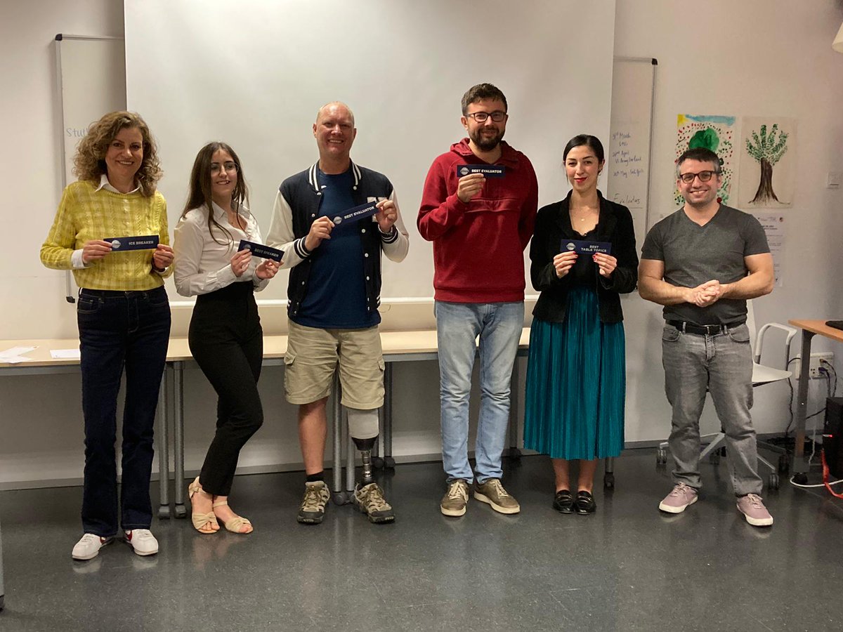 ValenciaTM's tweet photo. 📷Los ganadores de la última sesión.  ¡Os esperamos a todos de nuevo en la próxima sesión!  Únete en: https://t.co/MDeoHF7ubD  📷 Winners from the latest session.  We look forward to seeing you on the next one!  Join us on MeetUp: https://t.co/JRLH4MfwOS https://t.co/7V4Y8uokYS