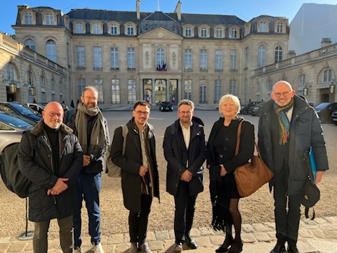 #Orchestres et #opéras reçus à l’Elysée par le conseiller culture du Président de la République @EmmanuelMacron, Philippe Bélaval. Une première rencontre nécessaire dans un contexte de #crises, conjoncturelles et structurelle.
@ForcesMusicales @ReunionOperasFr @RimaAbdulMalak