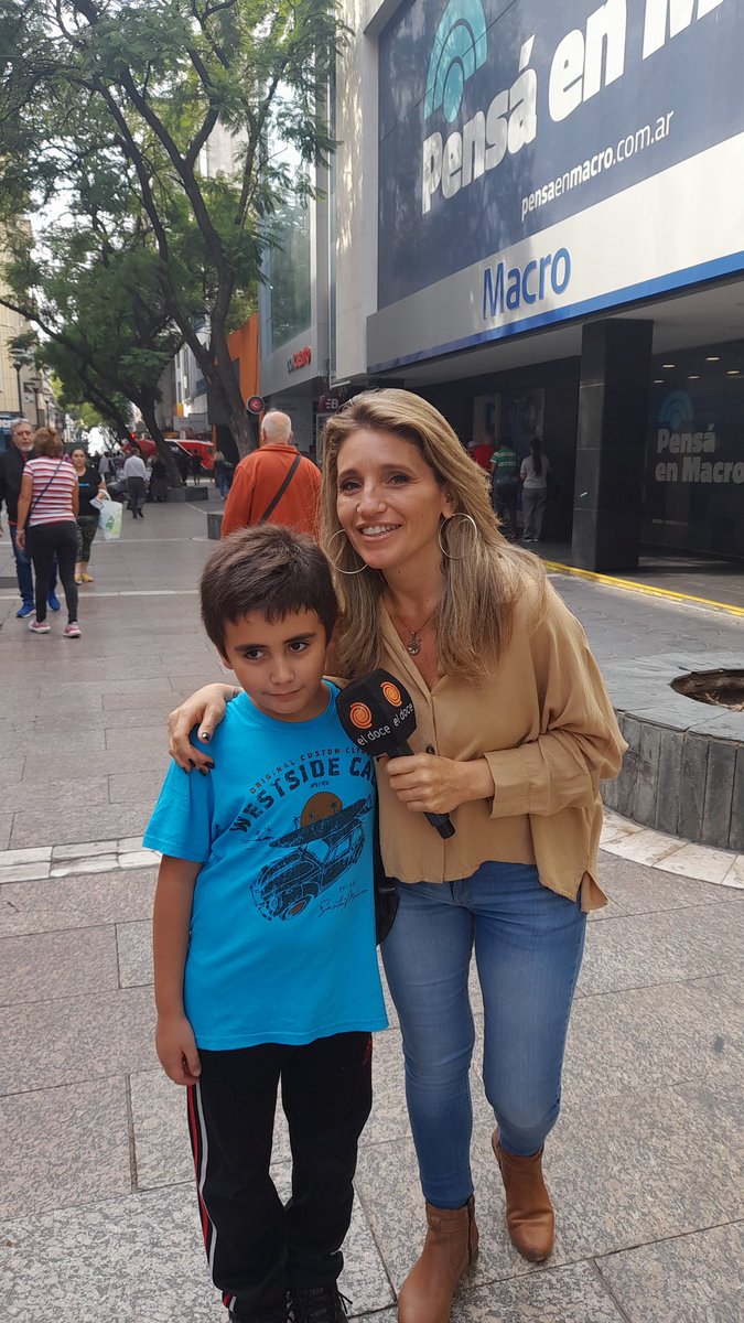 los02rodriguez's tweet photo. @ElDoce @LagartoShowOk  gracias por la buena onda q permitió q me hijo se saque una foto ,no la @ porque no se si tiene twitter https://t.co/229cMK3ACV