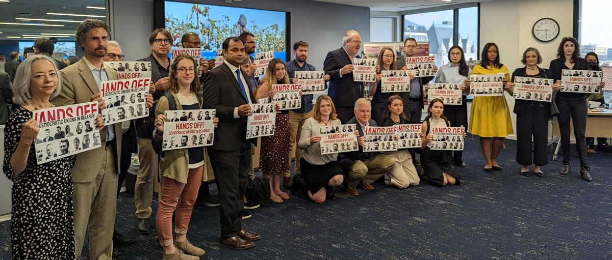 SolidarityCntr's tweet photo. Yesterday the @cottoncampaign--an int'l coalition, incl Solidarity Center, formed to combat #forcedlabor in Central Asia's cotton sector--held its annual meeting.  Participants took time out to show  solidarity with our union brothers and sisters imprisoned in #Belarus. https://t.co/wtdQZ1XXaA