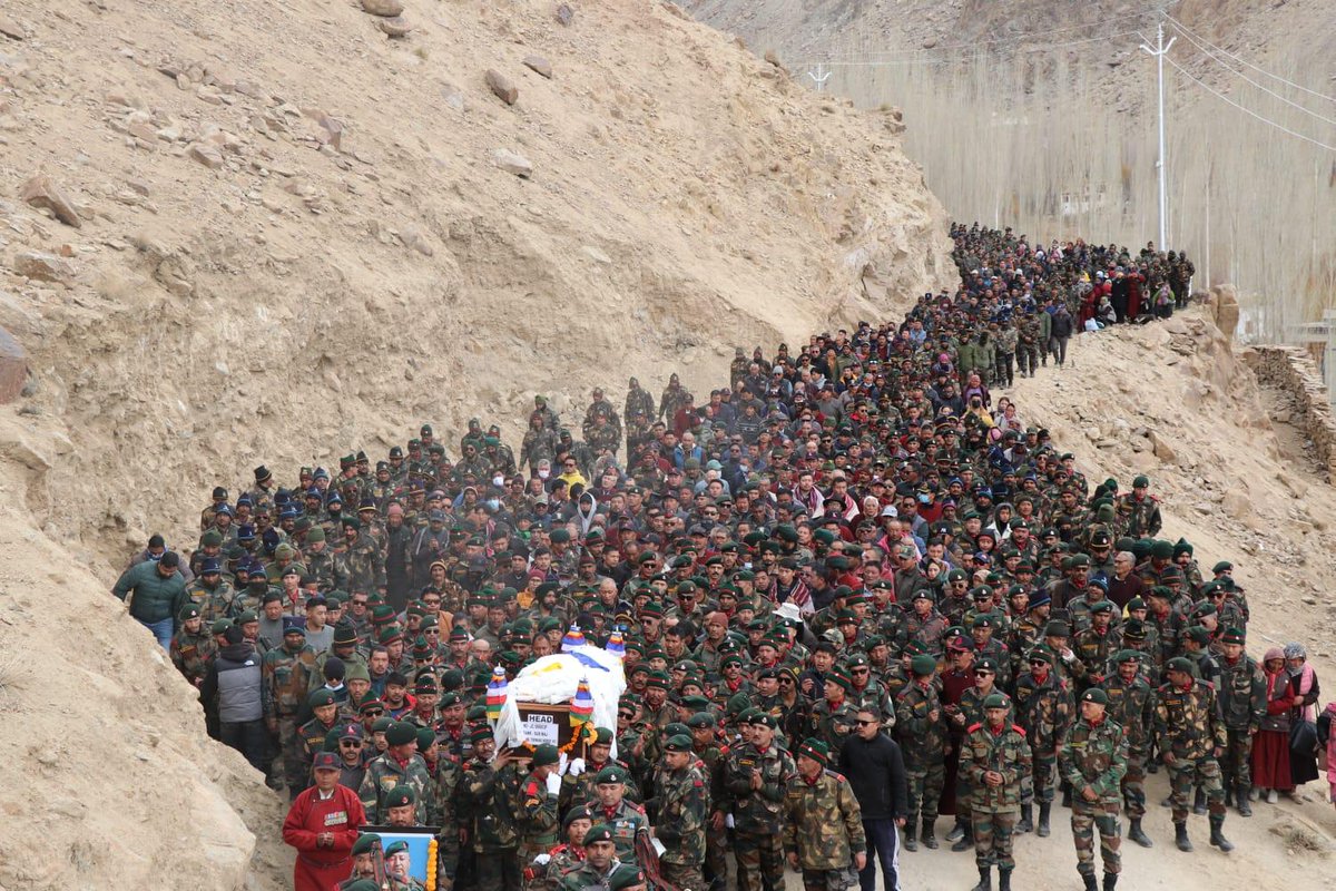 #FatherSalutesSon Sub Maj Tsewang Morup Vir Chakra was laid to rest today. Leading the final march was his father Naib Subedar Chhering Mutup, Ashok Chakra. It was a poignant moment as a father paid respect to his son with a salute.  Let's take a moment to pause &amp; pay our respect