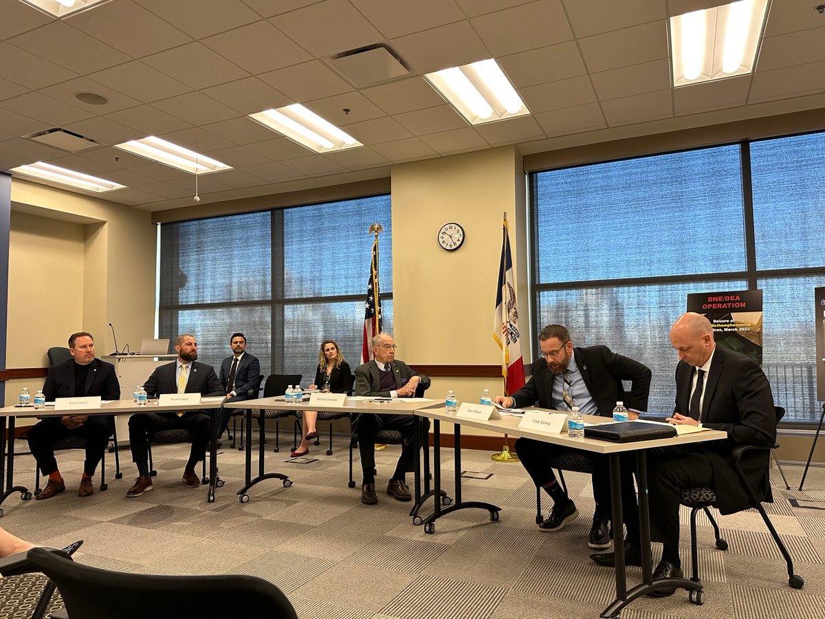 The Home Depot Government Relations (@homedepotgr) on Twitter photo Check it Out! 👀 VP of <a href="/HomeDepotAP/">Home Depot Asset Protection</a> Scott Glenn is sitting down with <a href="/ChuckGrassley/">Chuck Grassley</a>, <a href="/DHSgov/">Homeland Security</a>, <a href="/IowaDPS/">Iowa Department of Public Safety</a> and <a href="/CR_Police/">Cedar Rapids Police</a> in Cedar Rapids to discuss #ORC and its connection to other, more dangerous crimes in communities across the country. Cc: <a href="/GrassleyPress/">Sen. Grassley Press</a> Check it Out! 👀 VP of <a href="/HomeDepotAP/">Home Depot Asset Protection</a> Scott Glenn is sitting down with <a href="/ChuckGrassley/">Chuck Grassley</a>, <a href="/DHSgov/">Homeland Security</a>, <a href="/IowaDPS/">Iowa Department of Public Safety</a> and <a href="/CR_Police/">Cedar Rapids Police</a> in Cedar Rapids to discuss #ORC and its connection to other, more dangerous crimes in communities across the country. Cc: <a href="/GrassleyPress/">Sen. Grassley Press</a>