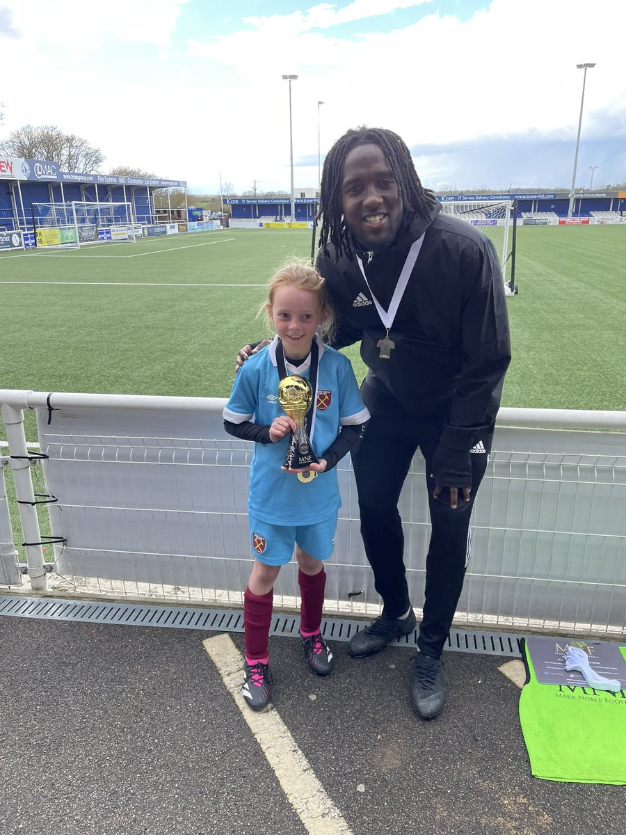 Mark Noble Football tweet media