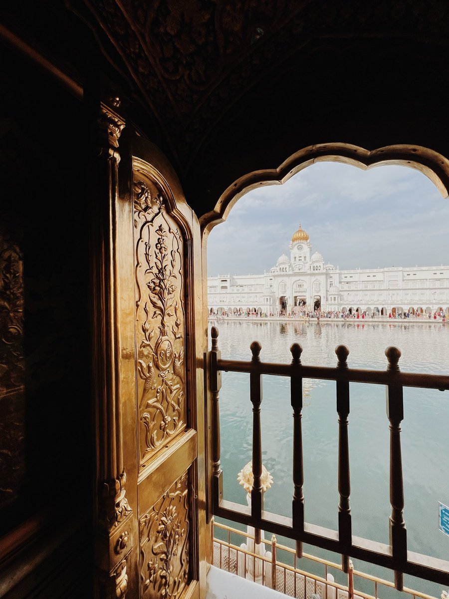 ਮੈ ਚਾਰੇ ਕੁੰਡਾ ਭਾਲੀਆ ਤੁਧੁ ਜੇਵਡੁ ਨ ਸਾਈਆ ॥ 

📍Forever Home.