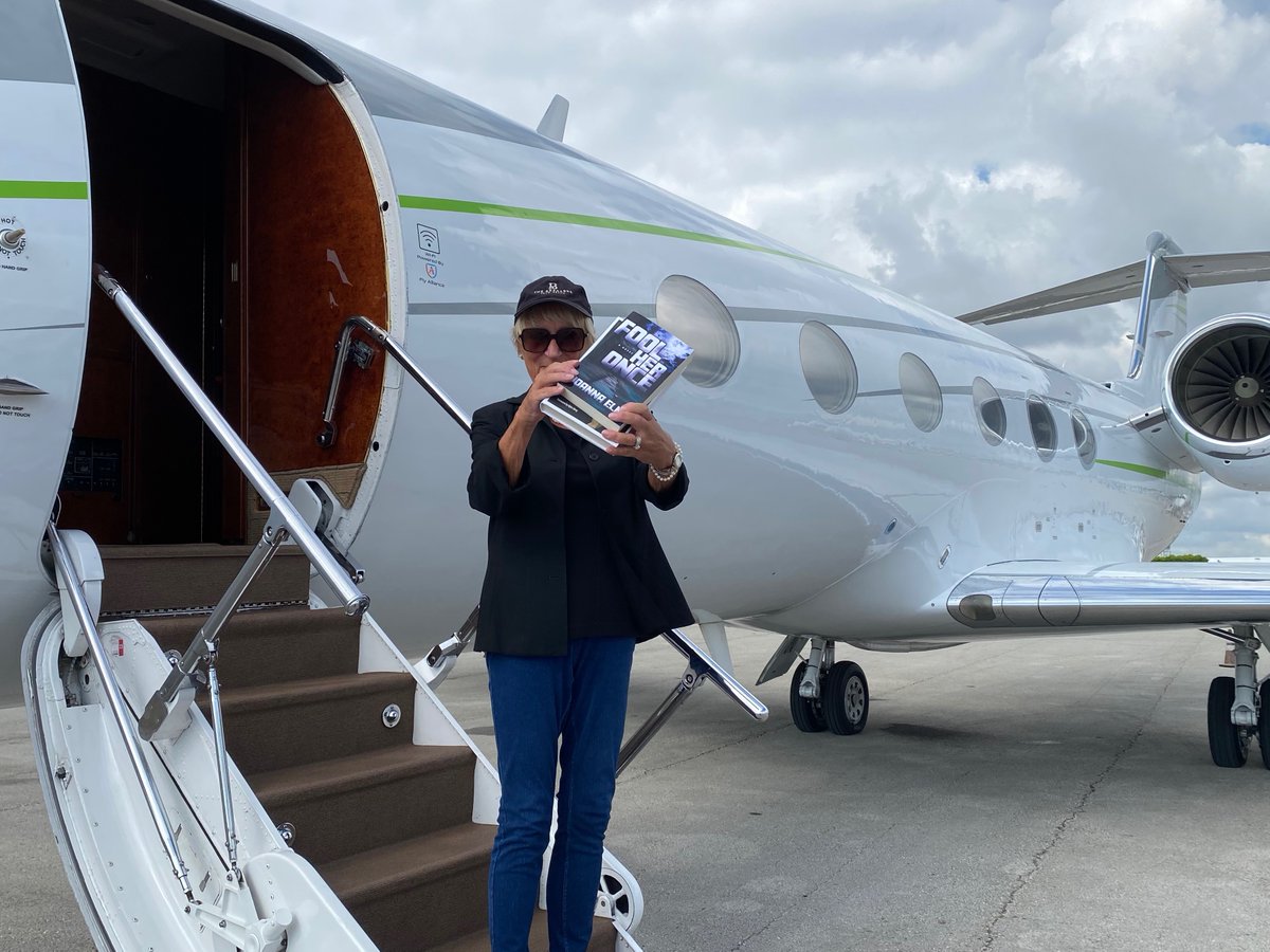 Flying home to New York with newly-released paperback edition of #FoolHerOnce in my hands. This #domesticthriller is also a Kindle Monthly Deal for $2.99 at the Amazon Kindle store NOW! 
'Takes twist-and-turn to a dizzying new level,' says my hometown paper @SouthamptonPres