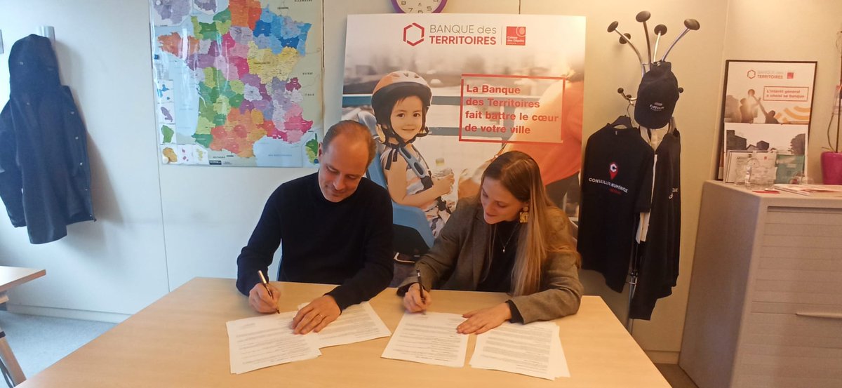 EdTech France 🇫🇷🇪🇺 (@edtechfrance) on Twitter photo Matinée à la <a href="/BanqueDesTerr/">Banque des Territoires</a> ✍️ avec notre traditionnelle convention de partenariat (re)signée pour 2023-24⚡️
Merci à <a href="/ChrisGenter/">Christophe GENTER</a> et ses équipes pour la confiance renouvelée en notre réseau #Edtech 🇫🇷
Un soutien historique et précieux pour l'écosystème français👇<a href="/RoseLmdy/">Rose Lemardeley</a> 🔥 Matinée à la <a href="/BanqueDesTerr/">Banque des Territoires</a> ✍️ avec notre traditionnelle convention de partenariat (re)signée pour 2023-24⚡️
Merci à <a href="/ChrisGenter/">Christophe GENTER</a> et ses équipes pour la confiance renouvelée en notre réseau #Edtech 🇫🇷
Un soutien historique et précieux pour l'écosystème français👇<a href="/RoseLmdy/">Rose Lemardeley</a> 🔥