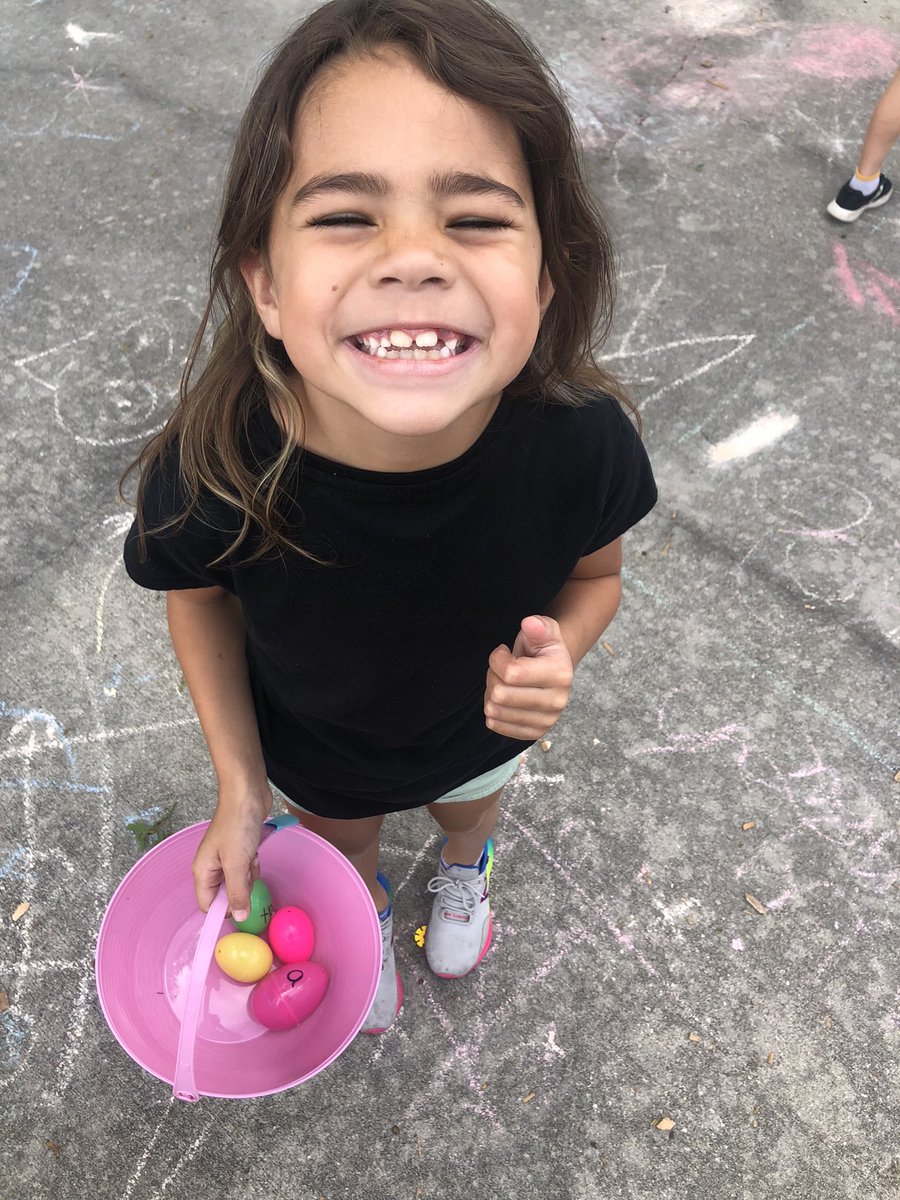 MrsHengesbach's tweet photo. @CitrusSchools @LecantoPrimary We had fun looking for sight word and cvc word eggs this morning! #celebratelps https://t.co/vbYtGrpAUg