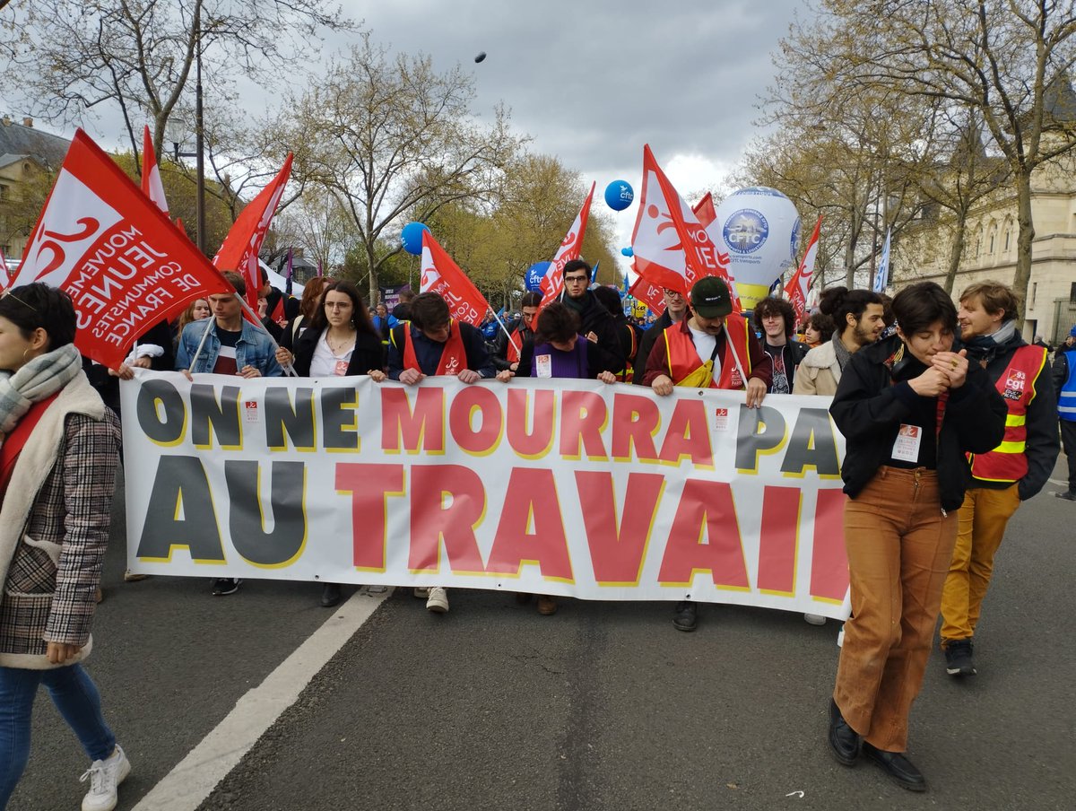 Toujours mobilisé•e•s contre la réforme des retraites ! ✊

#reformedesretraites #manif6avril #greve6avril