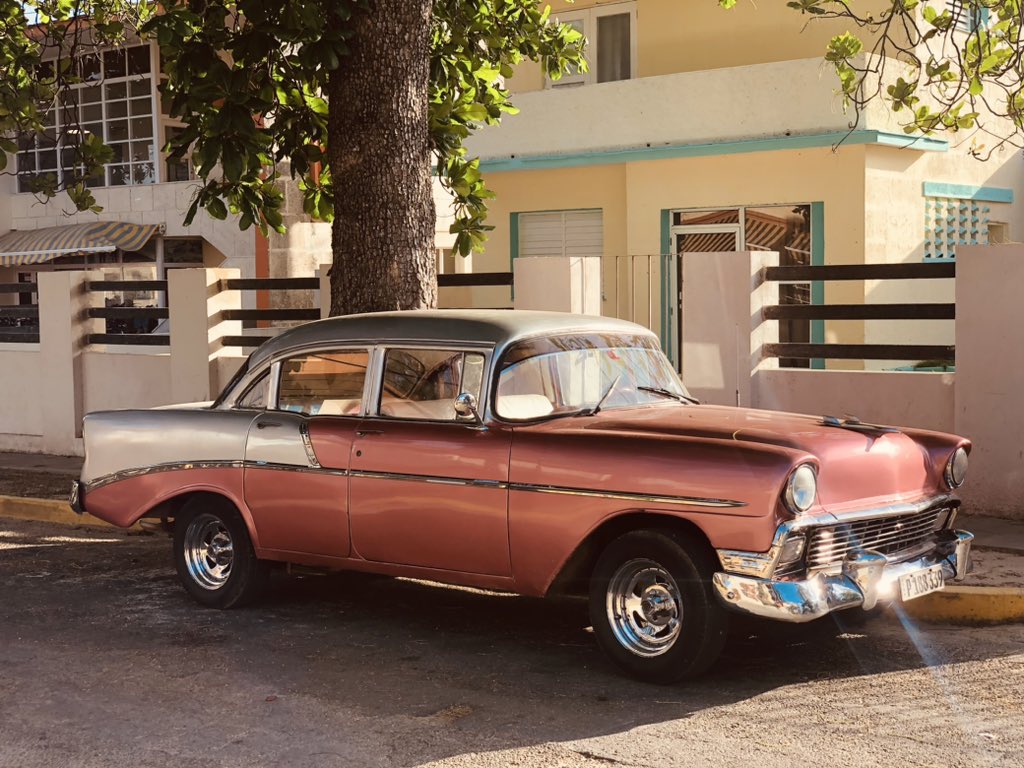 WilMetcalfe's tweet image. Still rolling #CubanStyle! 

#CubaCars #Cuba #OldCars #VintageWheels