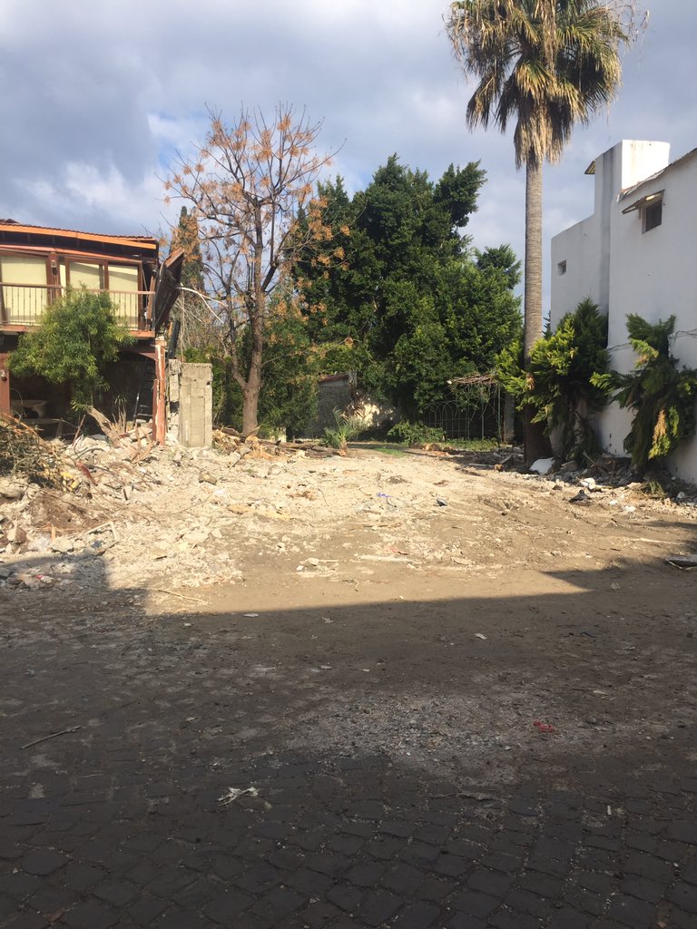 Depremin benden aldıklarının üzerinden nasıl 2 ay geçmiş olabilir akıl alır gibi değil.

Evim, güzel evim. 
Taş ve topraktan oluşma cennetim.