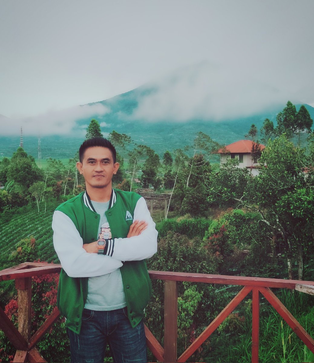 “ Biarkan “

Orang Lain Pergi Setelah 
Melihat Kekuranganmu, Hingga
Yang Tersisa Hanya Orang-orang 
Yang Dapat Menerimamu Dan Menghargaimu 
Apa Adanya.