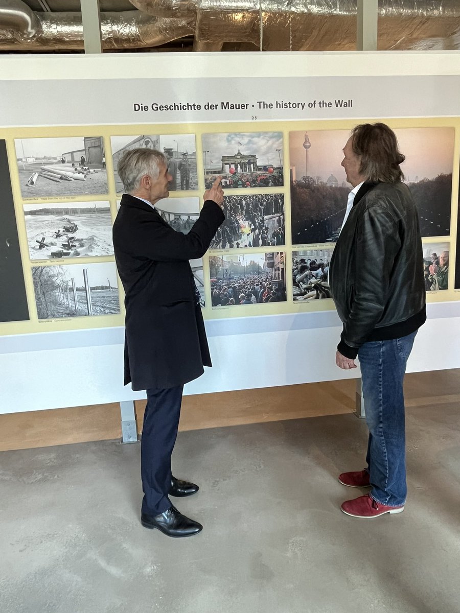 Michael Linhart on Twitter "Besuch thes Museums „Die Mauer / The Wall