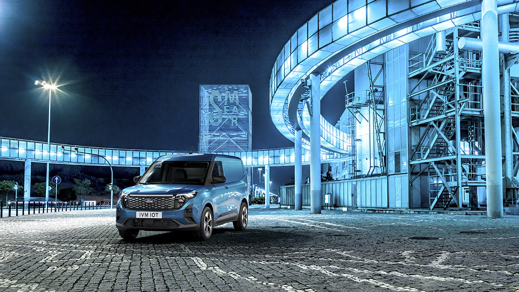 CristinadelRey's tweet photo. Didn't we just reveal our new all-electric Explorer? Well, here is the next stage of our electrification journey: The all-new all-electric E-Transit Courier will further strengthen the Ford Pro line-up, bringing greater connectivity and productivity to compact van customers. https://t.co/VtFfNV7x91