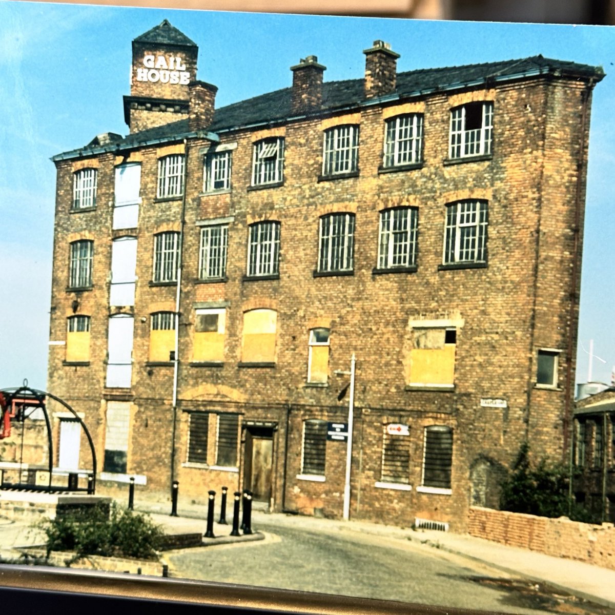 castlefieldesta's tweet photo. Throwback Thursdayโจ
Weโre having a little tidy and found this photo of the old Gail House which is now what we call Eastgate building
Can anyone remember when it was Gail House? ๐ค
#castlefieldestates #lookingback #history #industrialpast #Castlefield @McrHistory #Manchester https://t.co/ZeI3d3sZnI