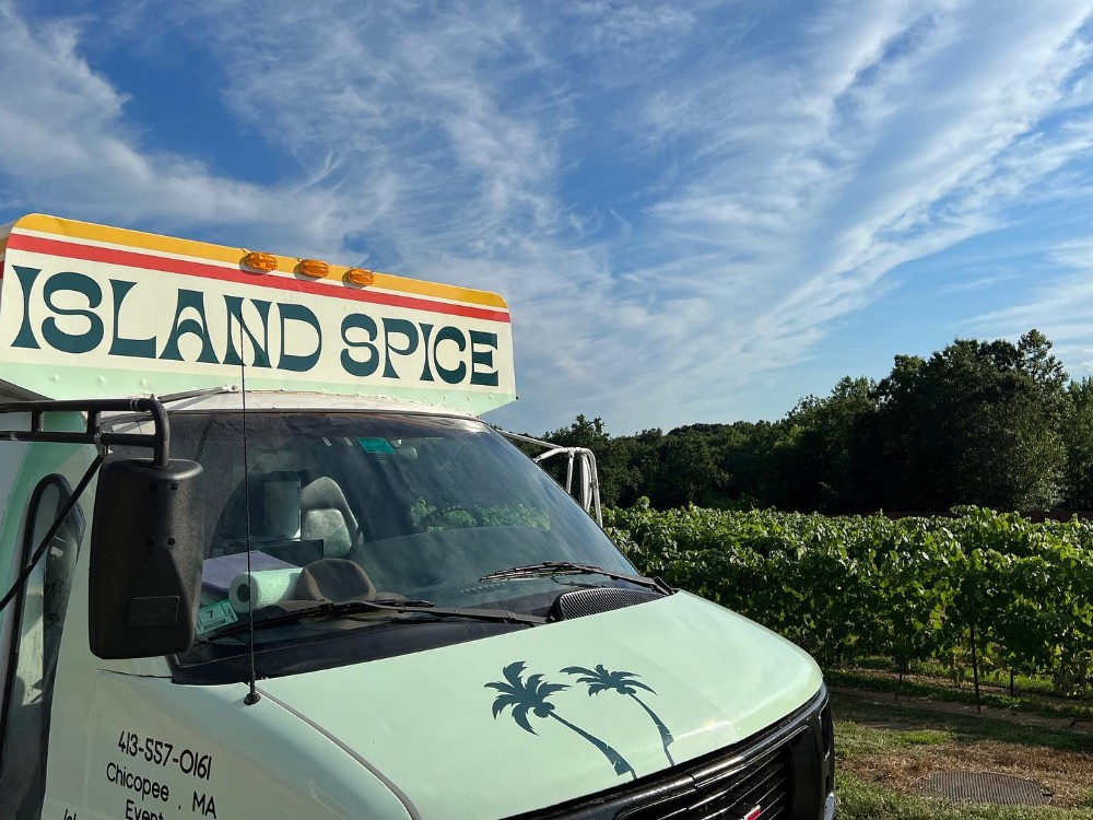 Guess who's on their way to our parking lot? If you guessed Island Spice Food Truck, you would be right! Come enjoy their Sri Lankan Cuisine along with our fresh, local beer. Taproom open 4-9pm, Island Spice serving 5-8pm.  #abbrewery #easthamptonma