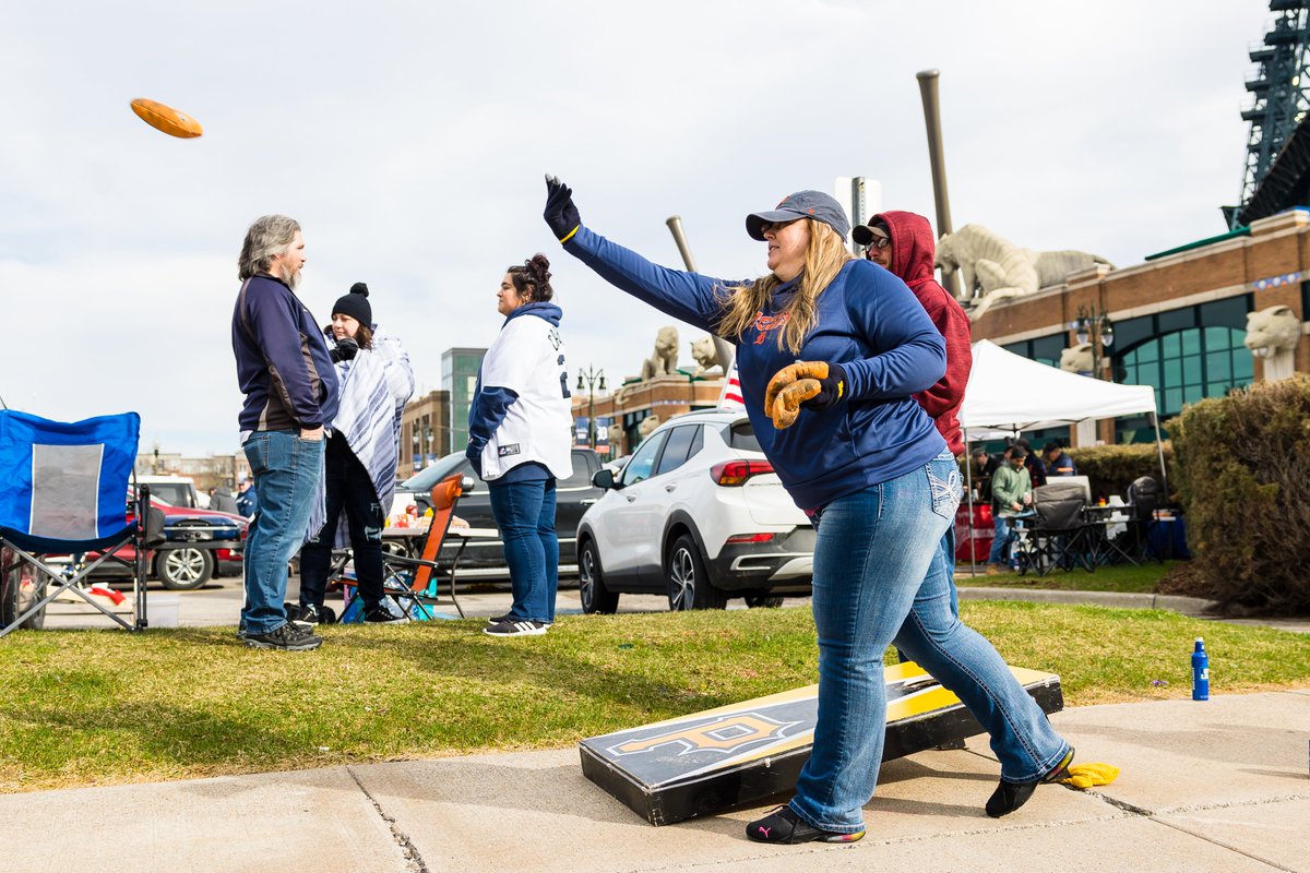 tigers's tweet photo. Ain't no party like a Detroit party cause a Detroit party don't stop! https://t.co/OLCvCUU5nm