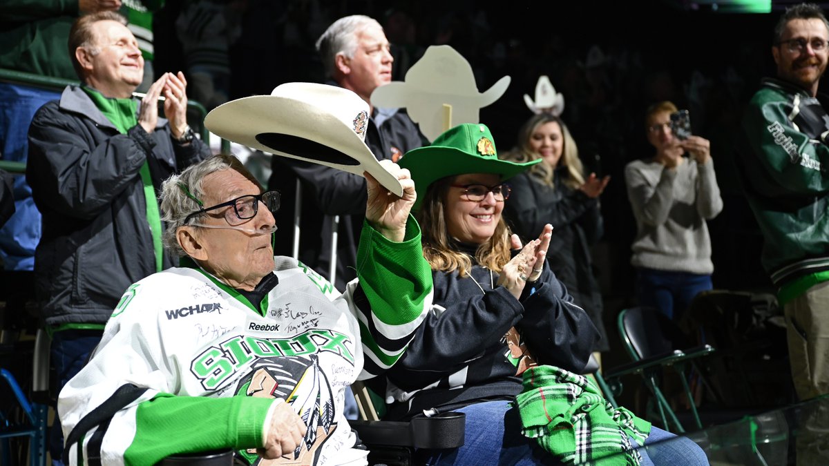 UNDmhockey's tweet image. We are deeply saddened by the passing of Al Pearson, who organized bus trips for fans to attend UND road games for 50 years. He was 85. 

RELEASE: fightinghawks.com/news/2023/4/6/…

#UNDproud