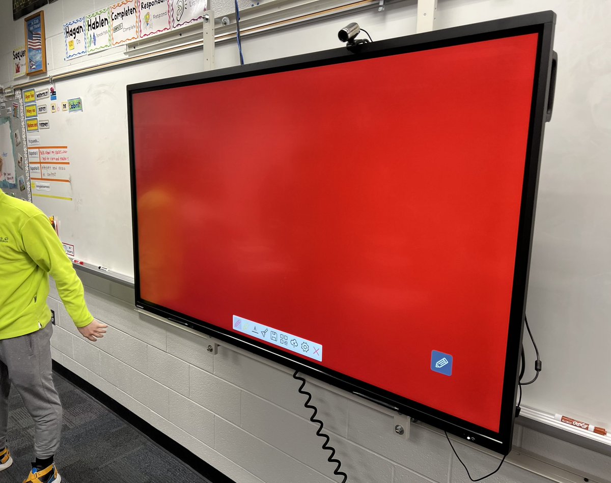 One of my favorite things to do with the Clevertouch board is to fill the entire screen with a color