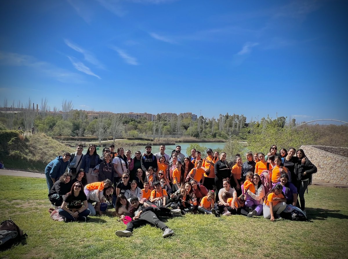 gitanos_org_elx's tweet photo. Hemos pasado un maravilloso día de convivencia con el alumnado, familias y equipo técnico de FSG #Elche en @Bioparc de València. 
Hemos celebrado con alegría el final del segundo trimestre y recargado pilas para la recta final del curso. 

#Kumpania
#ImpulsaKumpania
#Promociona https://t.co/9pMa7hrWAu