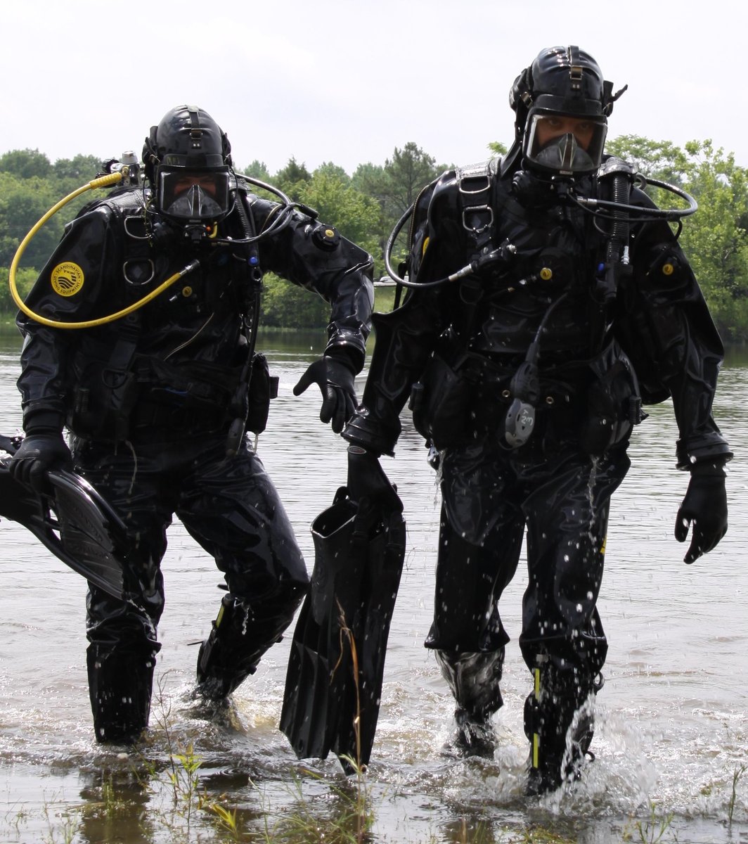 FBI on Twitter "From gearing up, to navigating underwater obstacles