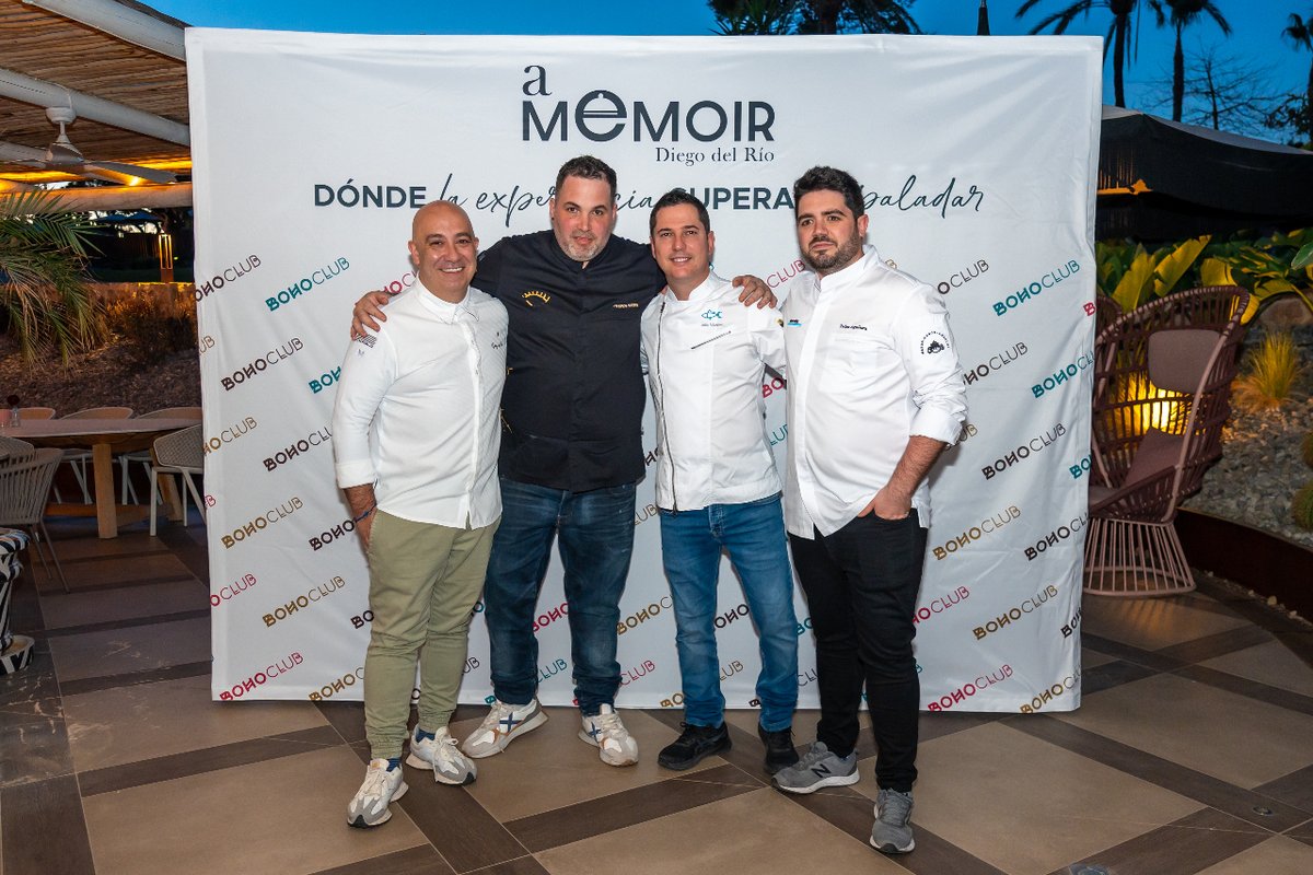 Mauro Barreiro en la inolvidable cita gastronómica A MEMOIR de <a href="/Diegodel75/">Diego del Rio Mena</a>, en #BohoClubMarbella 😎  Julio José Vazquez Muñoz, de <a href="/El_Campero/">El Campero</a> en Barbate, Pedro Aguliera Jiménez de <a href="/msaborandaluz/">Mesón Sabor Andaluz</a>, Cádiz.

📍 Calle Veedor, 10. En Cadi, Cadi.
📲 Reservas: bit.ly/ReservasCurios….