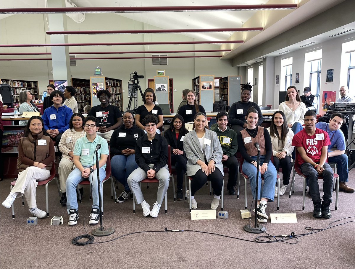 Governor Healey and the North Central Massachusetts Early College Academy are meeting at FHS discussing the Early College Program with our fantastic student representatives. <a href="/FitchburgPS/">Fitchburg Public Schools</a> <a href="/Principal__FHS/">Tonya Jarrett</a> <a href="/RAIDERSGUIDANCE/">Fitchburg Guidance</a> <a href="/maura_healey/">Maura Healey</a> <a href="/ECDEMWCC/">MWCC Early College and Dual Enrollment</a> <a href="/Fitchburg_State/">Fitchburg State</a>