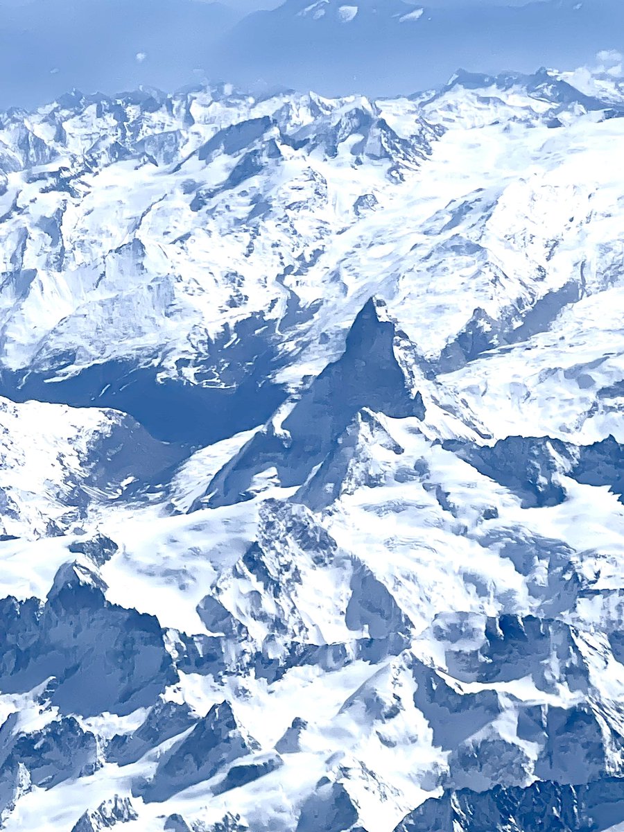 Alik_chal's tweet image. Kto jeszcze nie był na nartach w tym roku, wciąż ma szansę. Sprawdziłam dzisiaj warunki w #Alpy #MontBlanc ⛷️ 🥶👍