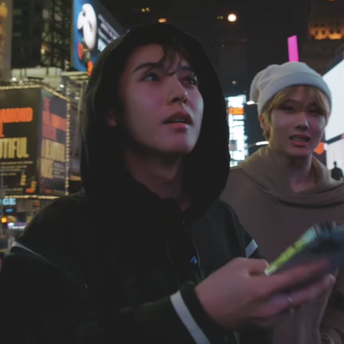 renjunbase's tweet image. gebrakan renjun! di konten terbaru ges 😭