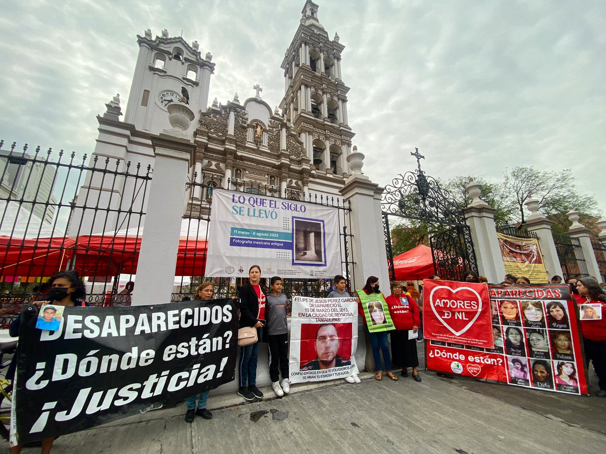 arandatamayo_'s tweet photo. Familiares de Personas que han sido Desaparecidas realizaron la Visita de Los 7 Templos.

Comenzaron en la Catedral de Monterrey.

#Monterrey #Amores #CADHAC https://t.co/4nuTup9LA4