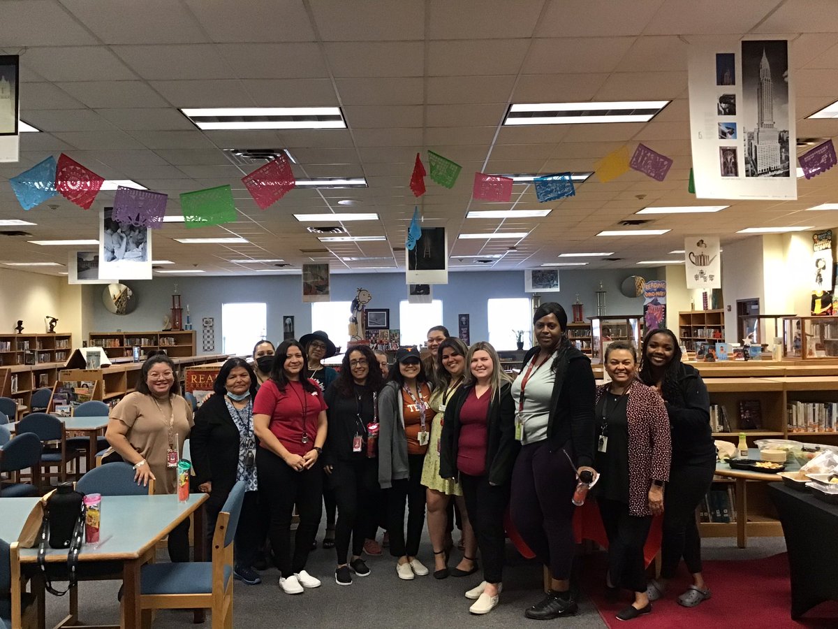 DVISD_DVMS's tweet photo. Happy Paraprofessional Appreciation Lunch #DVMSstrong #DVMSheros. Thank you all for all that you do to make DVMS the best! https://t.co/DLmN33Nb8I