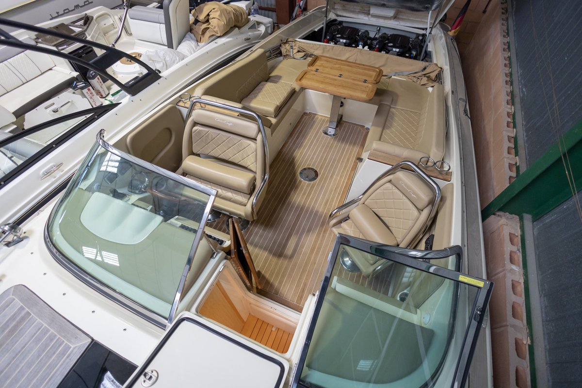 ArgoYachting's tweet image. Modern features, a classic style.

We have a rare opportunity to own a Corsair 32, from legendary American boat manufacturer Chris Craft.

Its timeless look goes beyond the surface, with everything you expect from a contemporary sport boat.

📍Mallorca, Spain

#yacht #chriscraft