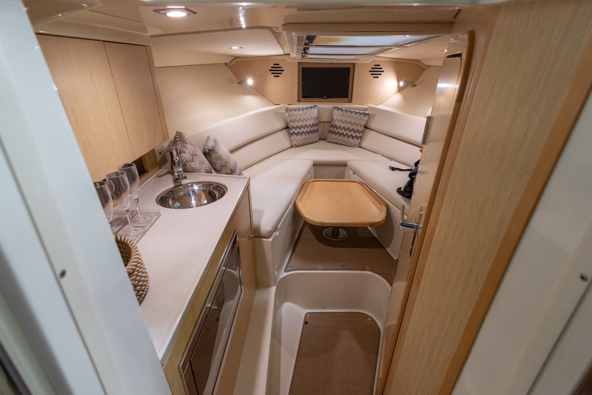 ArgoYachting's tweet image. Modern features, a classic style.

We have a rare opportunity to own a Corsair 32, from legendary American boat manufacturer Chris Craft.

Its timeless look goes beyond the surface, with everything you expect from a contemporary sport boat.

📍Mallorca, Spain

#yacht #chriscraft