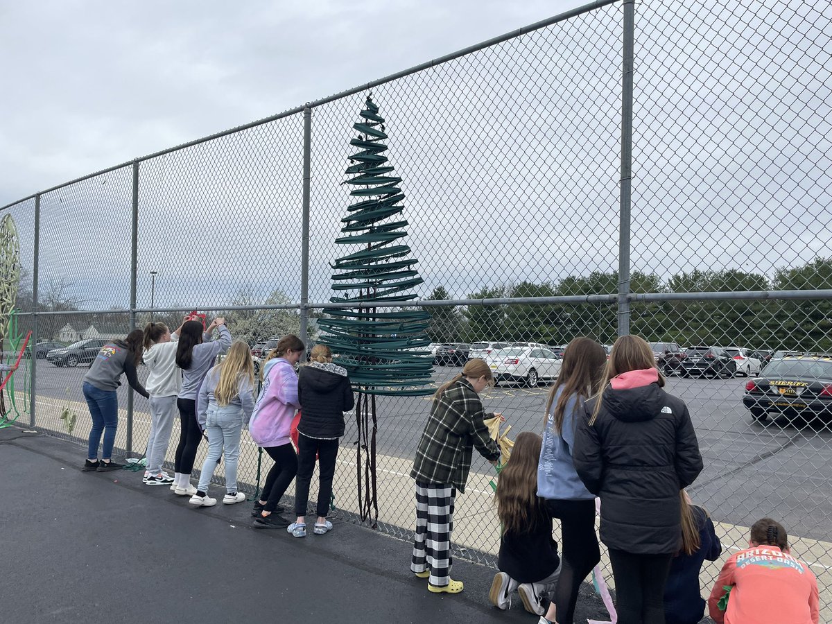 JohnMattingly23's tweet photo. Our playground fences are coming Alive!! Hard to plant trees 🌲s on blacktop, but we can be creative. Thank you for leading this initiative Mrs. Moorman! #IndyFamily #WEareLakota https://t.co/mbTgoBCbAX