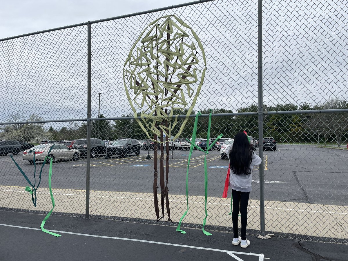 JohnMattingly23's tweet photo. Our playground fences are coming Alive!! Hard to plant trees 🌲s on blacktop, but we can be creative. Thank you for leading this initiative Mrs. Moorman! #IndyFamily #WEareLakota https://t.co/mbTgoBCbAX