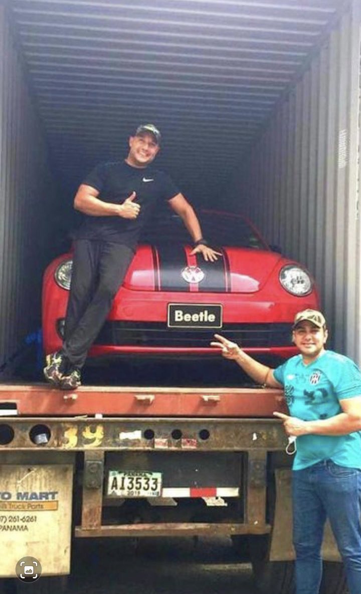 zuricht94's tweet photo. Allanado por el SEBIN en Barquisimeto estado Lara, el concesionario LT Luxury Cars, propiedad Leonardo Javier Trujillo Pacheco, para quienes no lo conocen es compadre de Sacramento y testaferro del MG Suárez Chourio. También tiene agencias de autos en Panamá, es el zar de los carros de lujos en el Estado Portuguesa y Lara, tiene sociedades prácticamente con todos los consecionarios del país, es el dealer de ellos.

Además de eso, también está relacionado con el negocio de los clap con su empresa “Alimentos el Tio”. Maikel Moreno y muchos en el cicpc deben estar preocupados.
