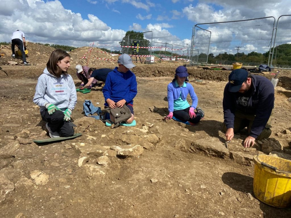 YAC_CBA's tweet photo. 📢Take a look at our latest Member Newsletter👉https://t.co/TijTCnYjBO

Find out about this year's #FestivalofArchaeology, categories for the annual Marsh Community Archaeology Awards, launch of our YAC Dig It! competition and much more🤩 https://t.co/CbLqfgKlBl