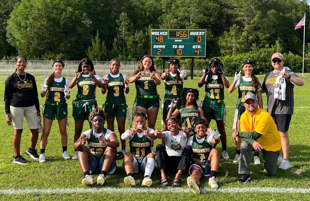 We played our Last home game of the year as a majority Freshmen team making our record 8️⃣-1️⃣ for the season so far. Crazy how fast time goes, felt like just yesterday we were all moving into the dorms. #HuntWithThePack <a href="/FGC_FlagFB/">FGCFlagFB</a>