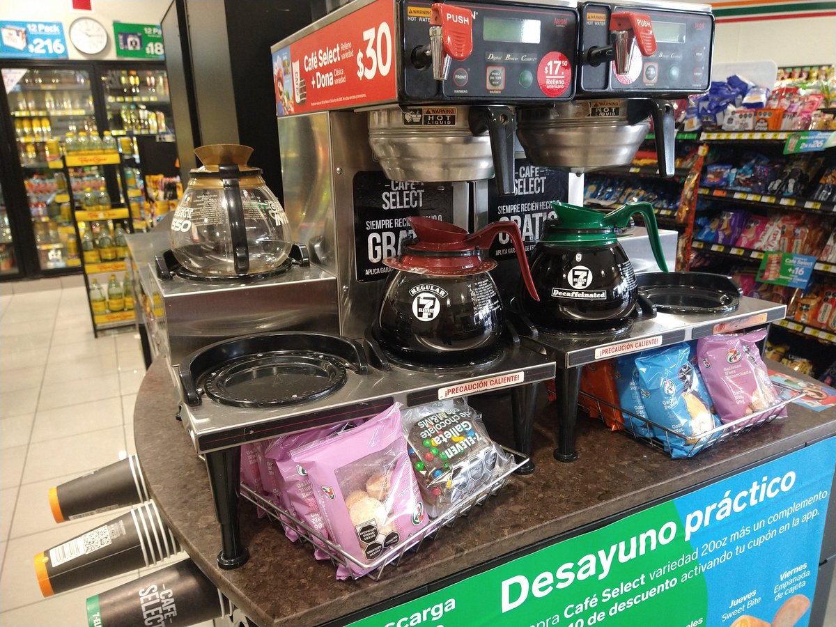 NikkkiEvans's tweet photo. Iba a llevar #CafeSelect intenso, jarra dorada, pero, otra vez no hay🥺🥺🥺 https://t.co/RecX2YamZ5