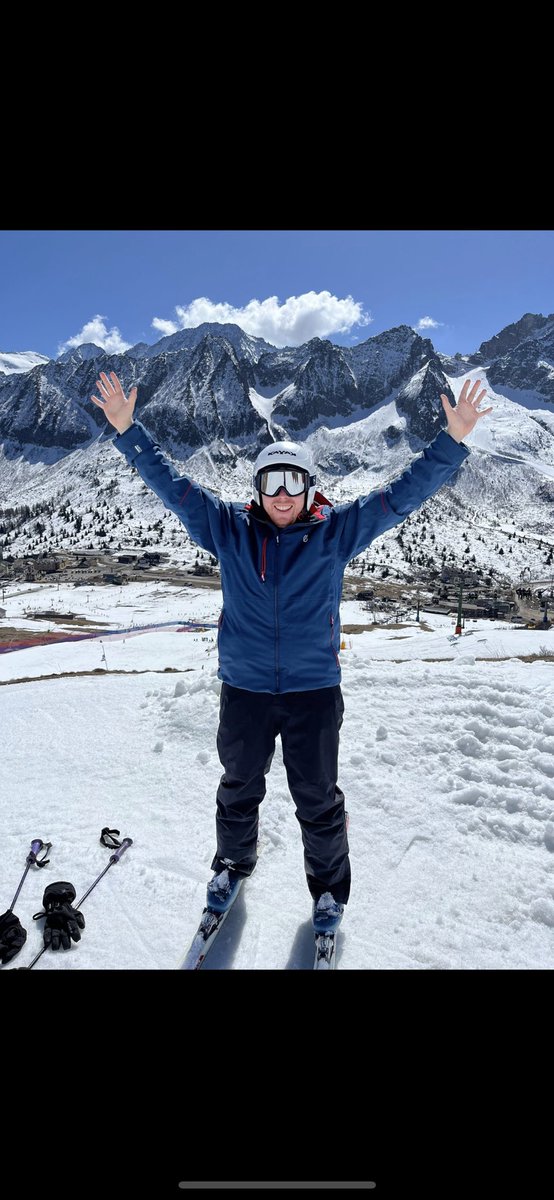 Shout out to our very own Mr Heron! 
Accompanying @APHS_PE and @AldermanHigh staff on the Italy ski trip this week- looks like a beautiful place!
Thank you for giving up your time to support our APHS students 
#funforall #artteacherontour