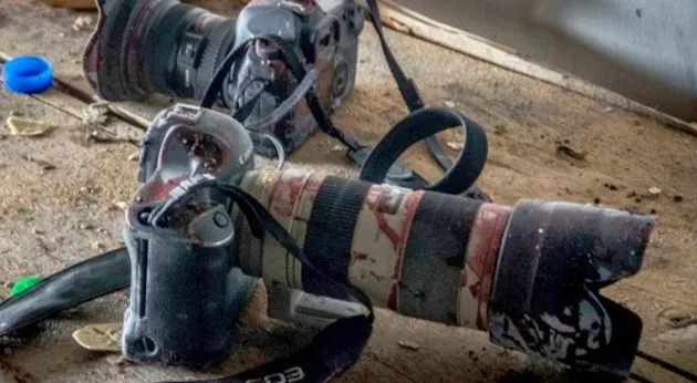 #Local Condenan agresión contra reportero en Tlaxiaco 
bit.ly/40PAxg6 <a href="/FISCALIA_GobOax/">Fiscalía General</a> <a href="/DDHPO/">Derechos Humanos Oax</a> #Oaxaca <a href="/APO_Oaxaca/">APO Oaxaca</a>