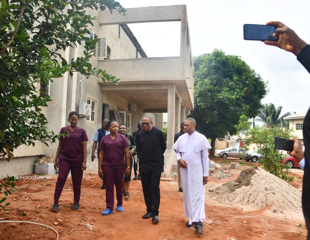 PeterObi's tweet photo. As part of my commitment to a better and more progressive society, I visited Regina Caeli Specialist Hospital, Awka today, where I presented a cheque, to support the healthcare delivery to the people. https://t.co/aHykmuVHsG