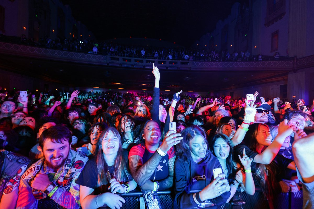 foxoakland's tweet photo. Thanks for a wild night @100gecs 💥 

📸: @gbchow https://t.co/i3IEHZbpzG